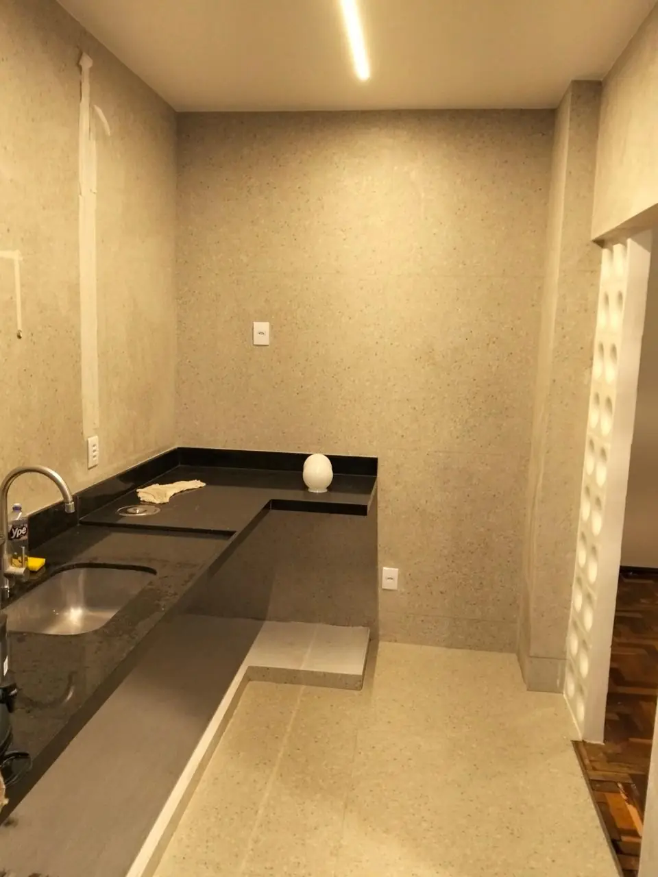 Bancada de cozinha em ambiente interno